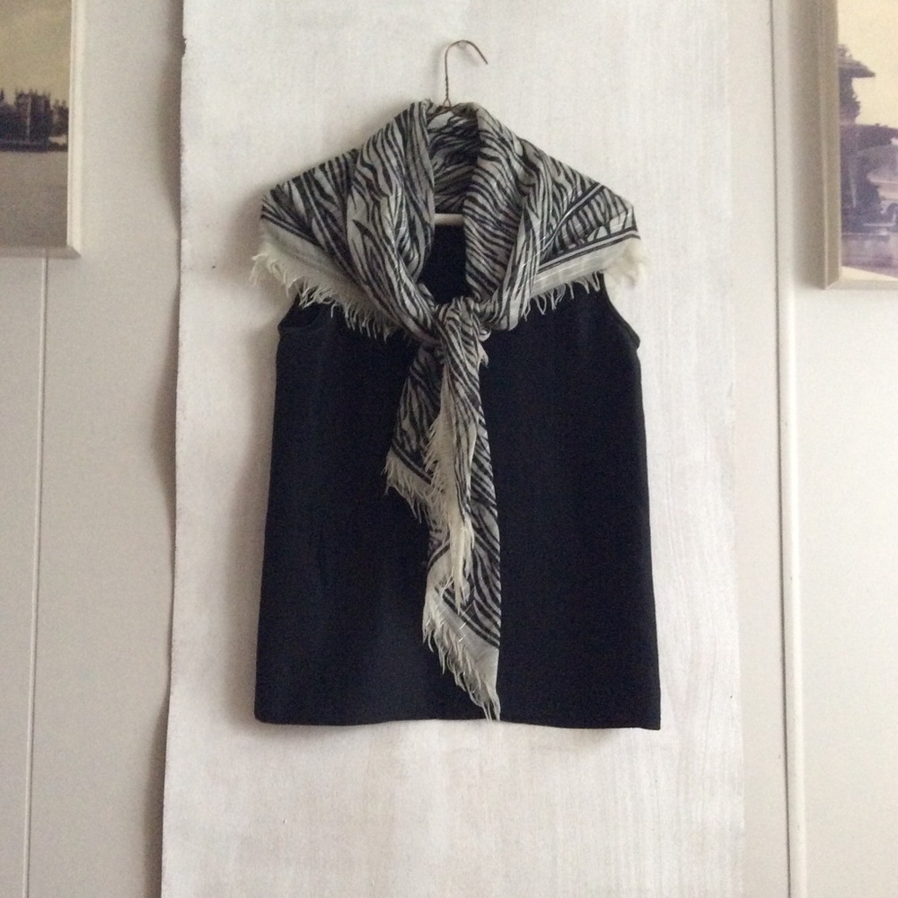 Blk Silk Tank w/Zebra Fringe Scarf w/Silver Thread
